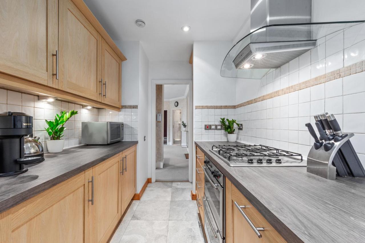 The Mayfair Large Snug Лондон Екстериор снимка