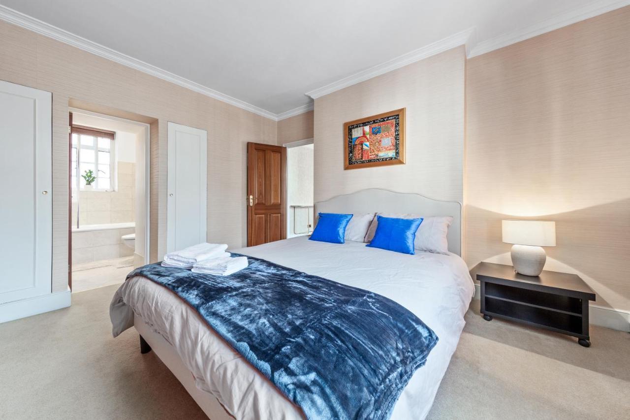 The Mayfair Large Snug Лондон Екстериор снимка