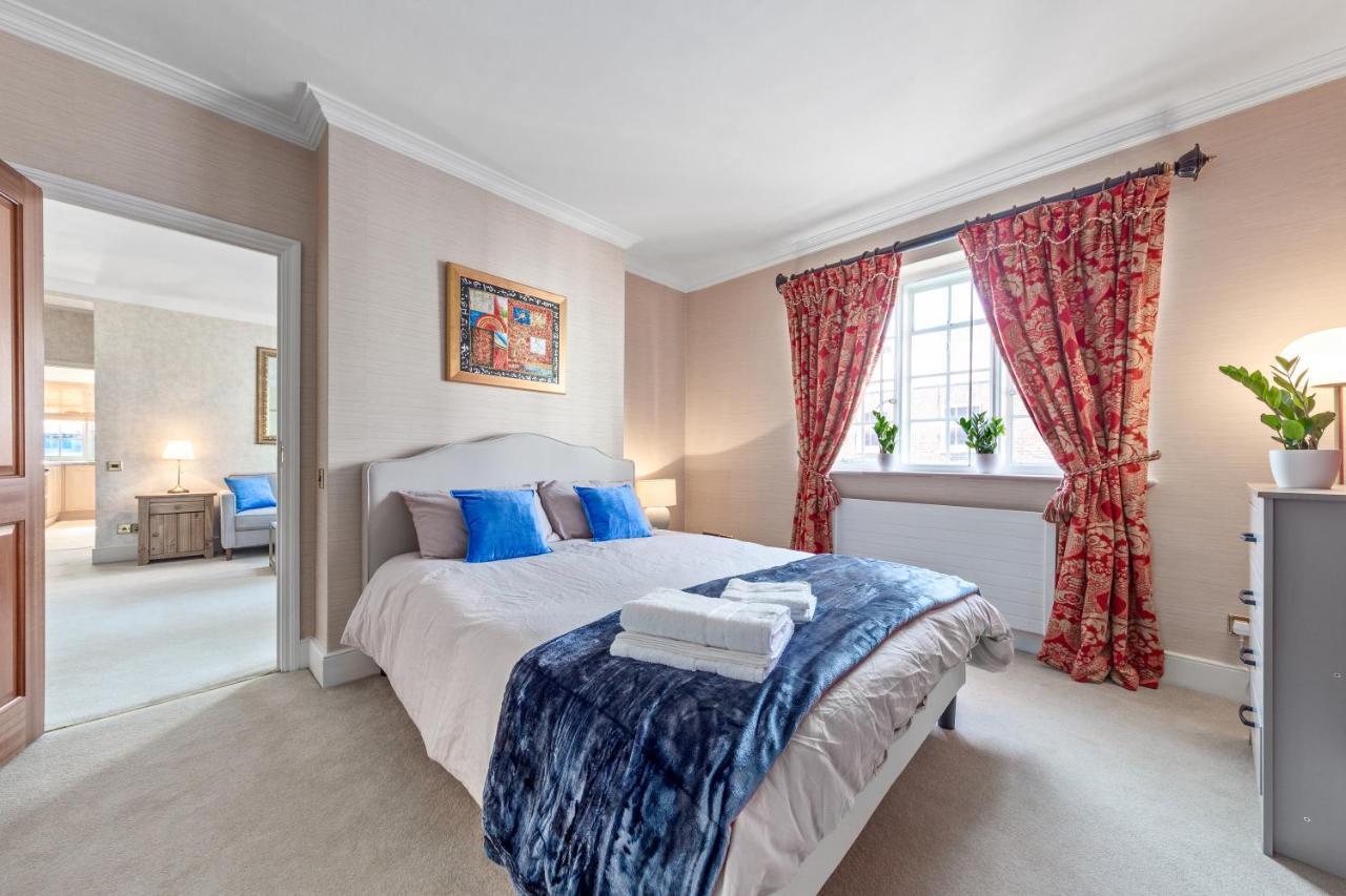 The Mayfair Large Snug Лондон Екстериор снимка