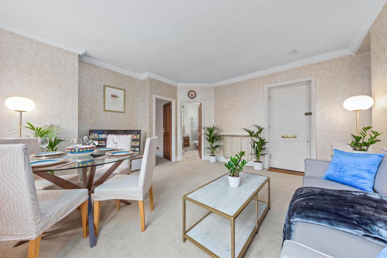 The Mayfair Large Snug Лондон Екстериор снимка